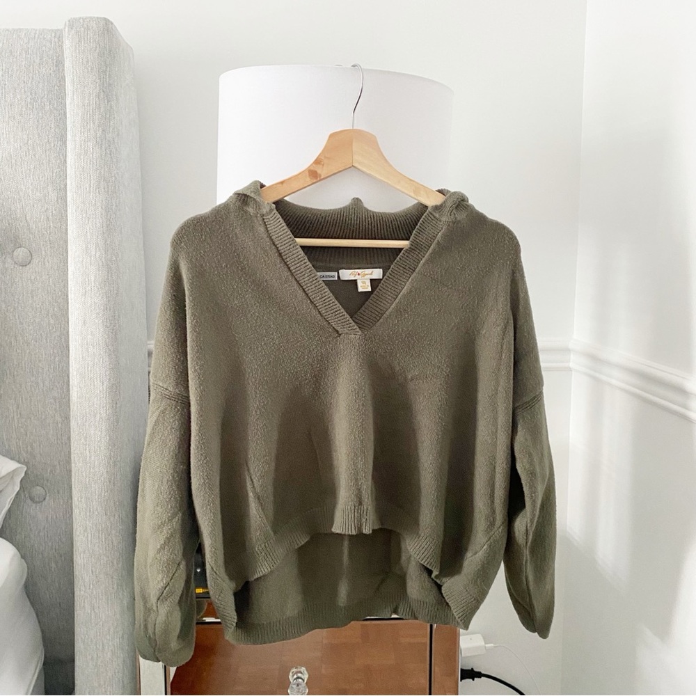 POOF APPAREL | Army green V neck cropped sweater